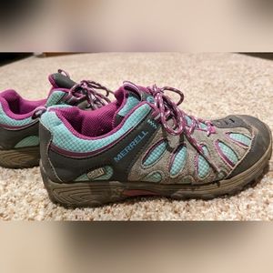 Merrell kids hiking shoes size 3
